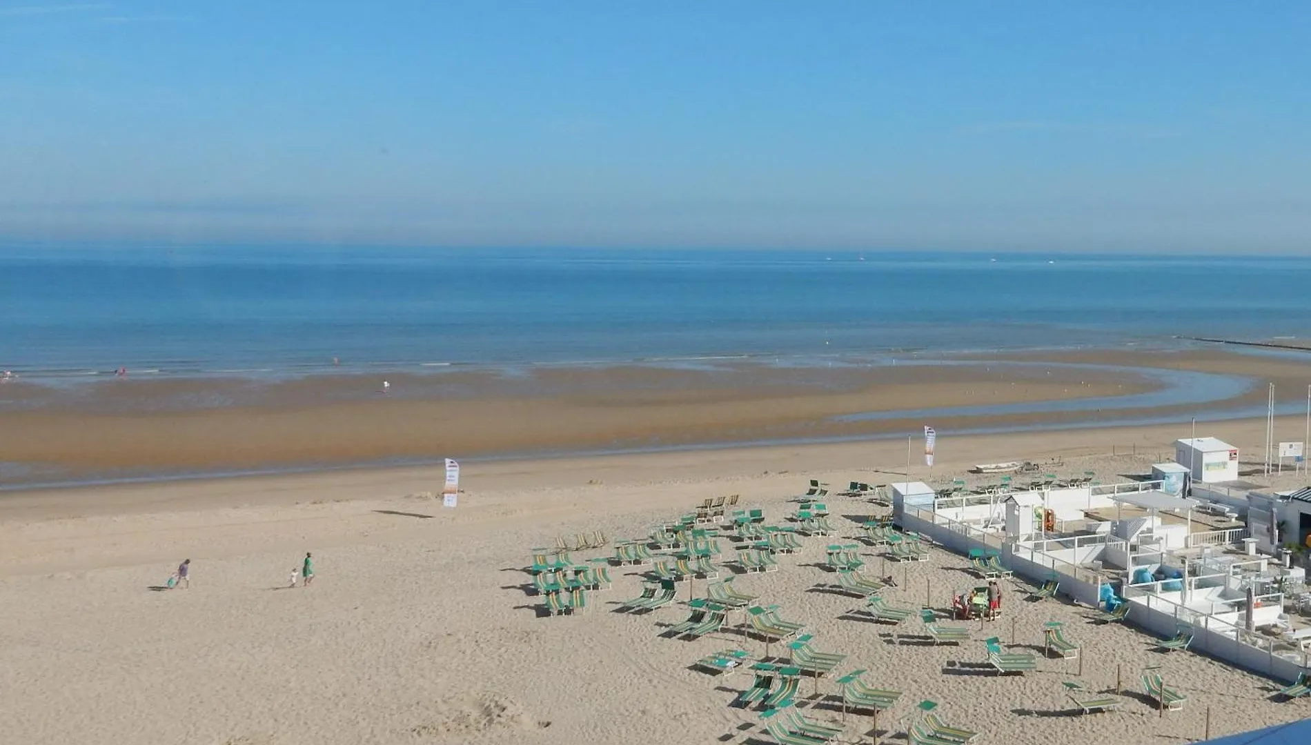 Studio Center Of Ostend W/Parking & South Terrace location